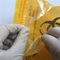 Het het Specimenvervoer van laboratoriumbiohazard doet Reclosable 3/4 Laag Gele Kleur in zakken leverancier